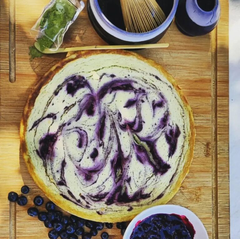Cheesecake matcha aux myrtilles
